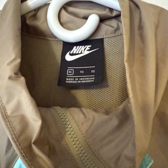 Nike windbreaker tri color - Picture 3 of 4
